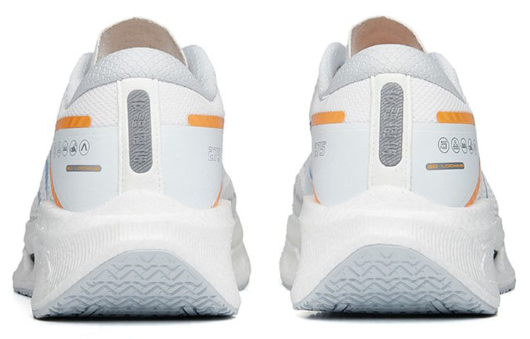 Shop Anta安踏 骇浪 1 氮科技 專業長距離 跑步鞋 男款 白色