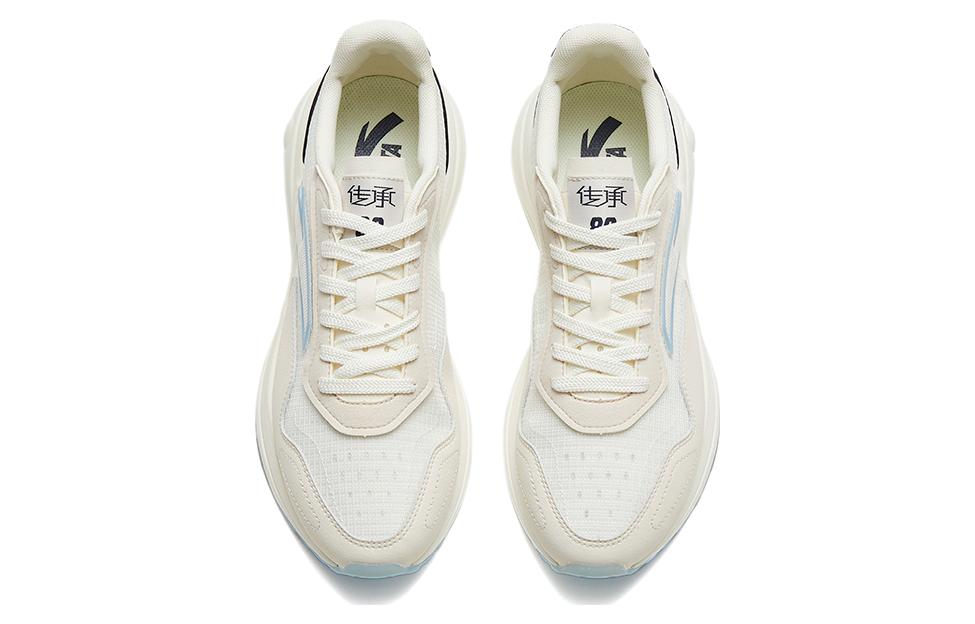 Lookbook 安踏运动休闲鞋 '白灰' 112328871-1