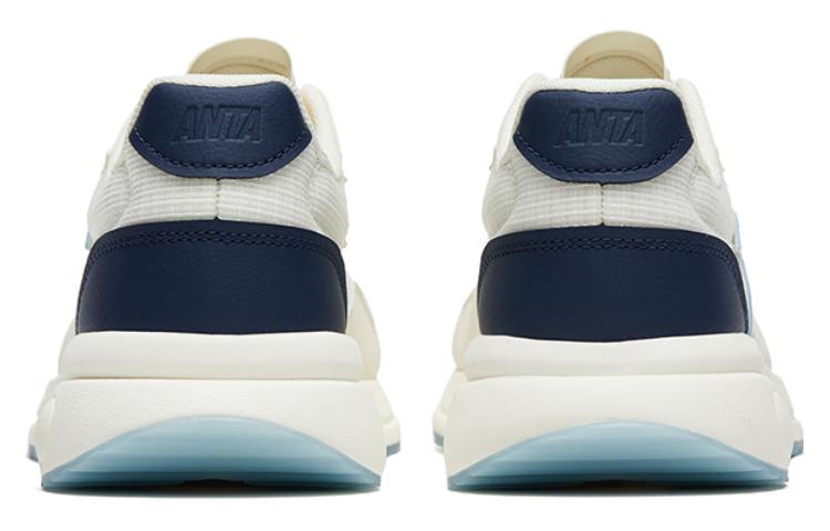 Shop 安踏运动休闲鞋 '白灰' 112328871-1