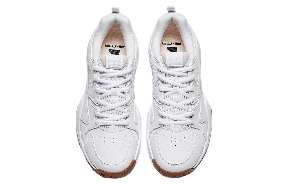 Shop 安踏网球鞋低帮款“白色舒适” 912353312-1