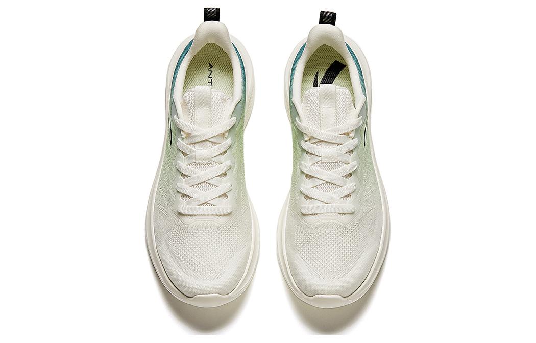 Lookbook 安踏 The Stroll '白绿青蓝' 912425509-2