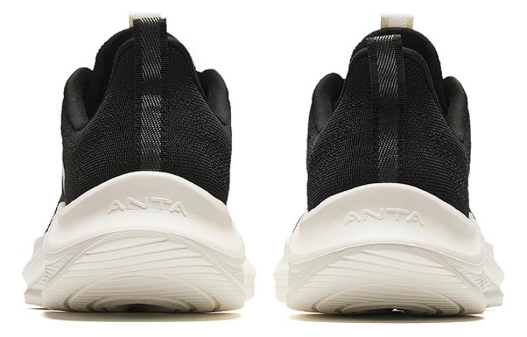 Shop 安踏漫步跑鞋“黑白” 912425509-4