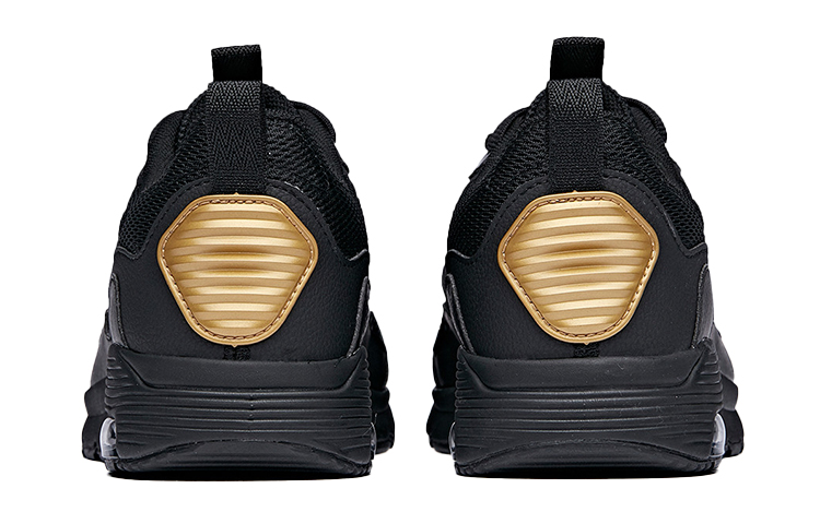 Shop Anta Training Series Low-Top 'Black Air Cushion' 112047775-4