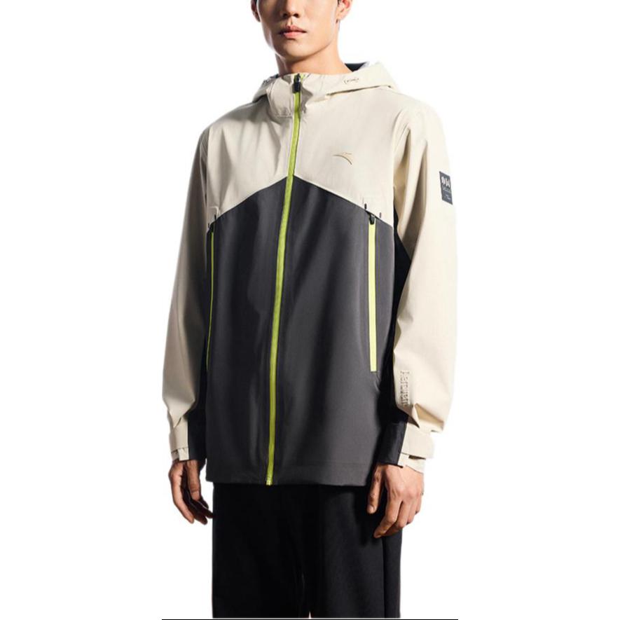 Shop 安踏訓練系列防水防風連帽戶外外套 - 灰色 152437605-8