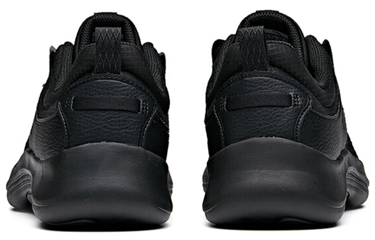 Shop Sepatu Latihan Anta 'Hitam' 112017712-1
