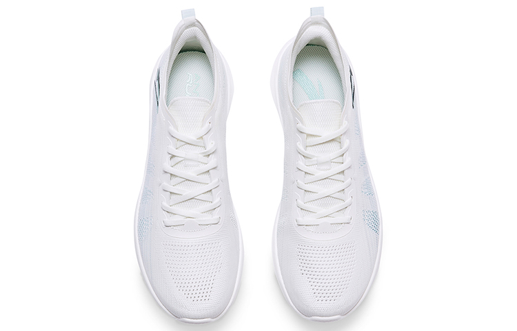 Shop 安踏跑步系列运动鞋 '白蓝' 112225540-2