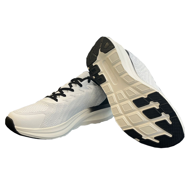 Shop 安踏 云途 運動 減震耐磨 低幫 跑步鞋 男款 黑白