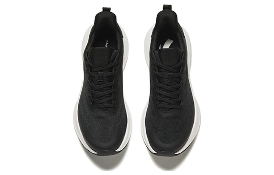 Lookbook Anta安踏 雲蹤 圓頭繫帶簡約 減震耐磨 低筒 跑步鞋 男款 黑色