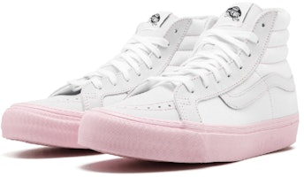 반스 스케이트-하이 LX '리버스' (안티 소셜 소셜 클럽 x 도버 스트리트 마켓) VN0A36C7OYO Lookbook 반스 스케이트-하이 LX '리버스' (안티 소셜 소셜 클럽 x 도버 스트리트 마켓) VN0A36C7OYO