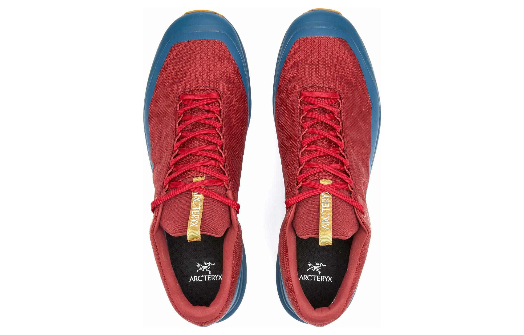 Lookbook 아크테릭스 에어리오스 GTX '레드 블루' L08425000