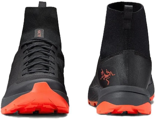 Arc'teryx Vertex 'Hitam' L08378200 Lookbook Arc'teryx Vertex 'Hitam' L08378200