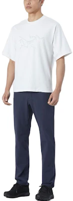 Camiseta Gráfica Arcteryx Envoy Logo Arc''word Transpirable y Holgada. 30813 Sizing Camiseta Gráfica Arcteryx Envoy Logo Arc''word Transpirable y Holgada. 30813