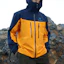 Lookbook Chaqueta Impermeable Azul para Hombre Arcteryx Alpha SV Logo Colorblock Tiger Year 29289