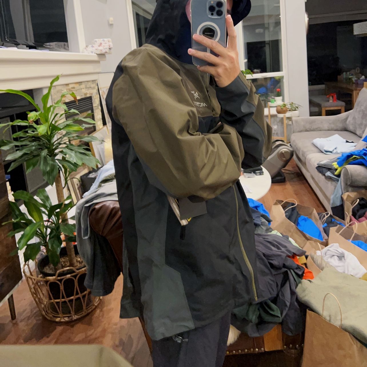 Details for Arcteryx Arc'teryx BETA Jacket Recut N07  Waterproof Windproof Hooded Shell Black/Grey/Blue 31408