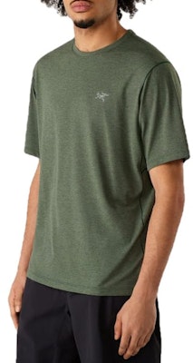 Arcteryx Arc'teryx Cormac Crew SS Quick-Dry T-Shirt with Logo Print. 26841 Sizing Arcteryx Arc'teryx Cormac Crew SS Quick-Dry T-Shirt with Logo Print. 26841