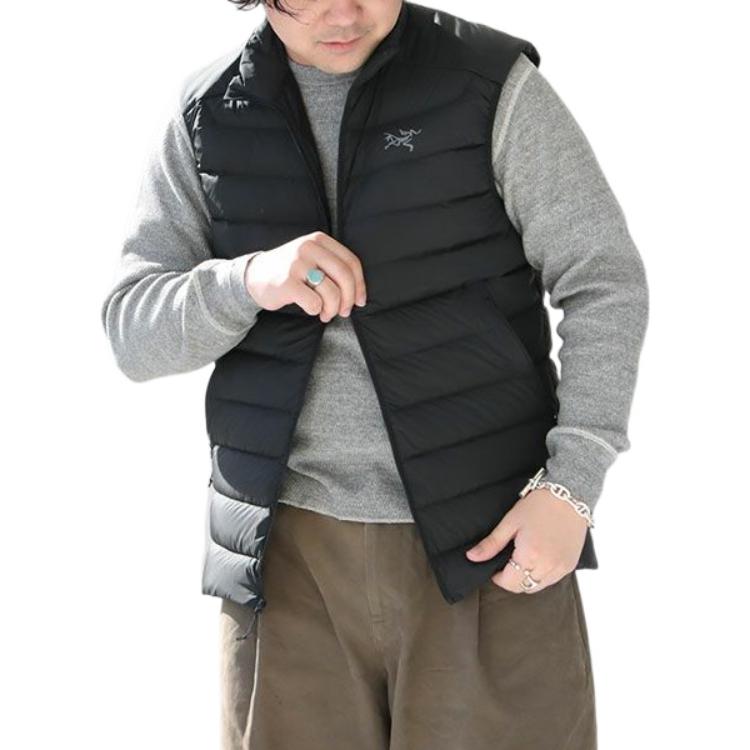 Shop 始祖鳥 Cerium 羽絨背心 帶徽標印花設計 29683