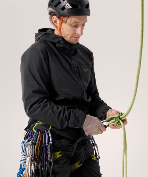 Shop Arcteryx Squamish Hoodie - Black / AJQSM10276 AJQSM10276BLK