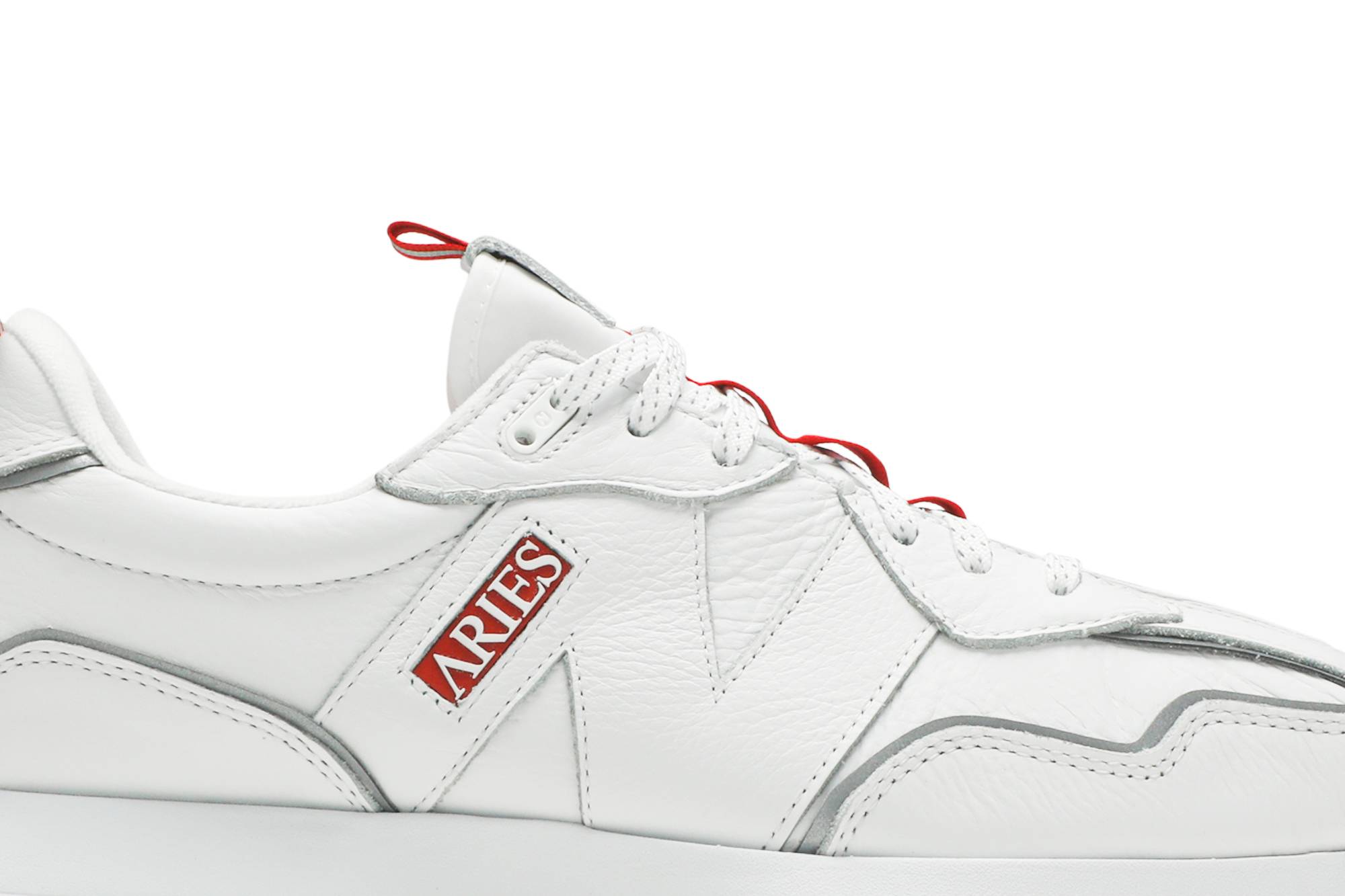 Order Aries x New Balance 327 'INVINCIBLE II - Putih' Sneakers MS327ARI