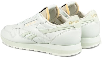 Aries x Reebok Classic Leather "Putih" 100201988 Lookbook Aries x Reebok Classic Leather "Putih" 100201988