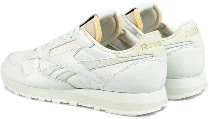 Aries x Reebok Classic Leather "Putih" 100201988 Lookbook Aries x Reebok Classic Leather "Putih" 100201988