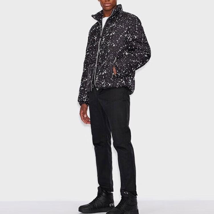 Lookbook 아르마니 익스체인지 풀프린트 집업 코튼 자켓 - 블랙 6KZB06-ZNKRZ-9213