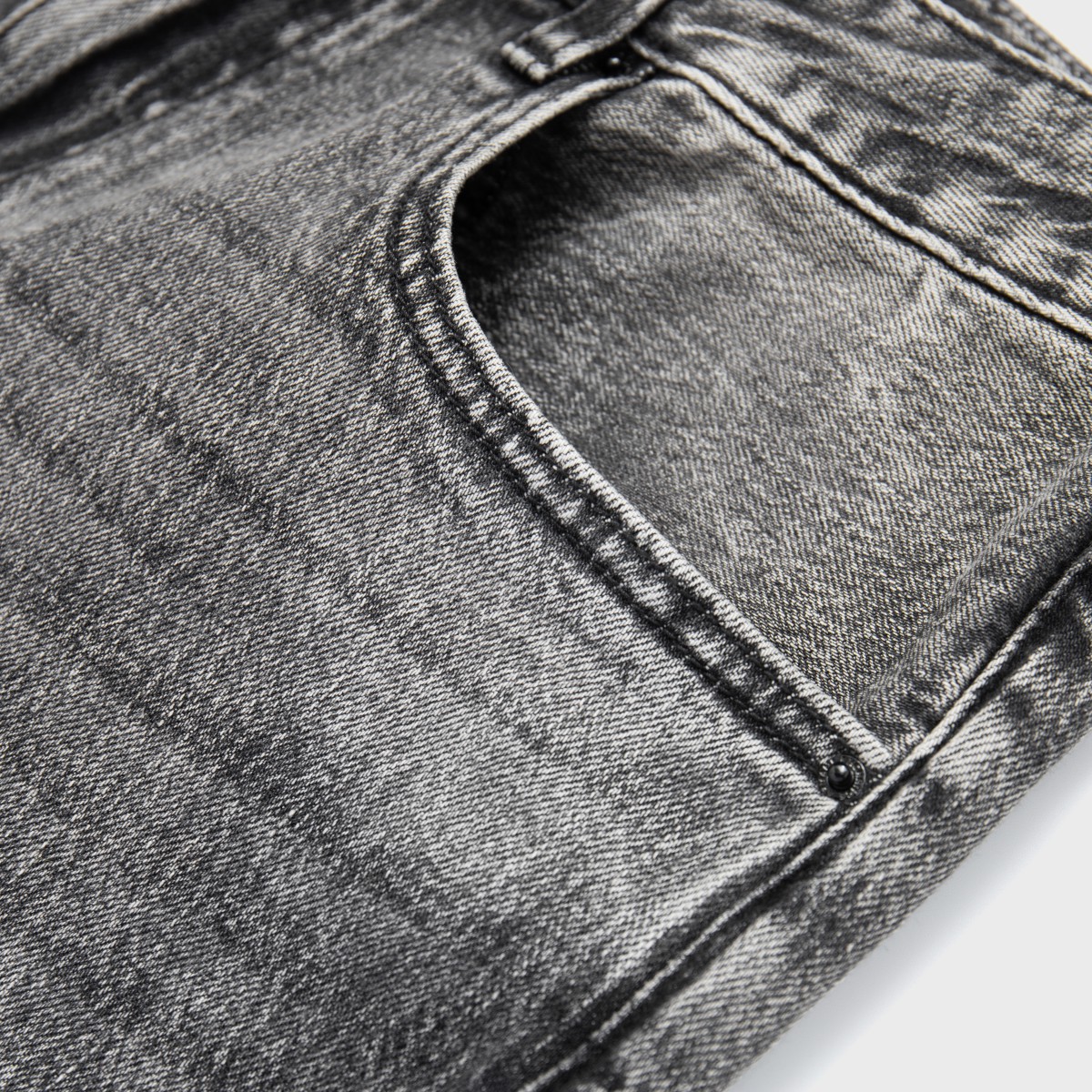 Sizing 阿玛尼AX AE SS24男士中腰直筒洗水黑色牛仔裤 3DZJ16-Z1KQZ-0204