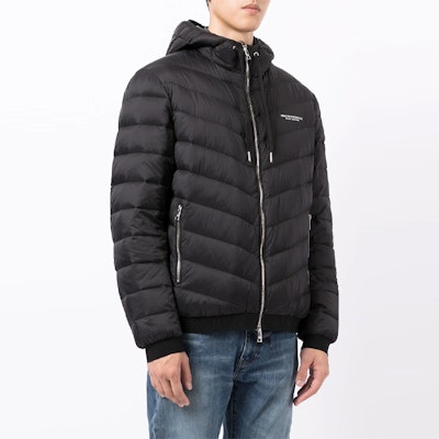 阿玛尼AX黑色印花连帽羽绒夹克。 8NZB53-ZNW3Z-0217 Purchase 阿玛尼AX黑色印花连帽羽绒夹克。 8NZB53-ZNW3Z-0217