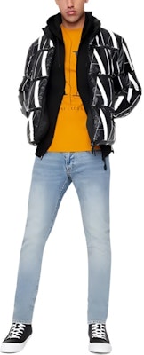 아르마니 익스체인지 FW22 로고 프린트 퍼퍼 재킷 블랙. 8NZBP8-ZNULZ-22AR Lookbook 아르마니 익스체인지 FW22 로고 프린트 퍼퍼 재킷 블랙. 8NZBP8-ZNULZ-22AR