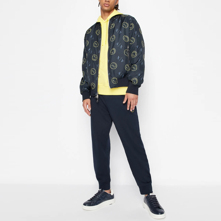 Lookbook Armani Exchange FW22 黃色連帽上衣 印花Logo及抽繩设计 6LZMJC-ZJ6HZ-11656