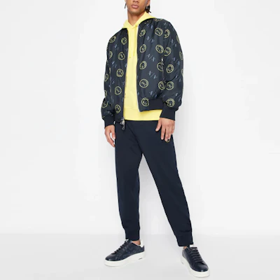 Armani Exchange FW22 黃色連帽上衣 印花Logo及抽繩设计 6LZMJC-ZJ6HZ-11656 Lookbook Armani Exchange FW22 黃色連帽上衣 印花Logo及抽繩设计 6LZMJC-ZJ6HZ-11656