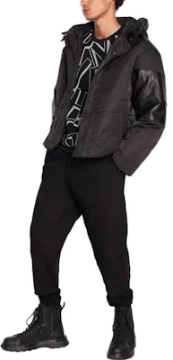 Armani Exchange FW23 黑色圓領運動衫 與植絨字母印花 6RZMBA-ZJBWZ-1200 Details for Armani Exchange FW23 黑色圓領運動衫 與植絨字母印花 6RZMBA-ZJBWZ-1200