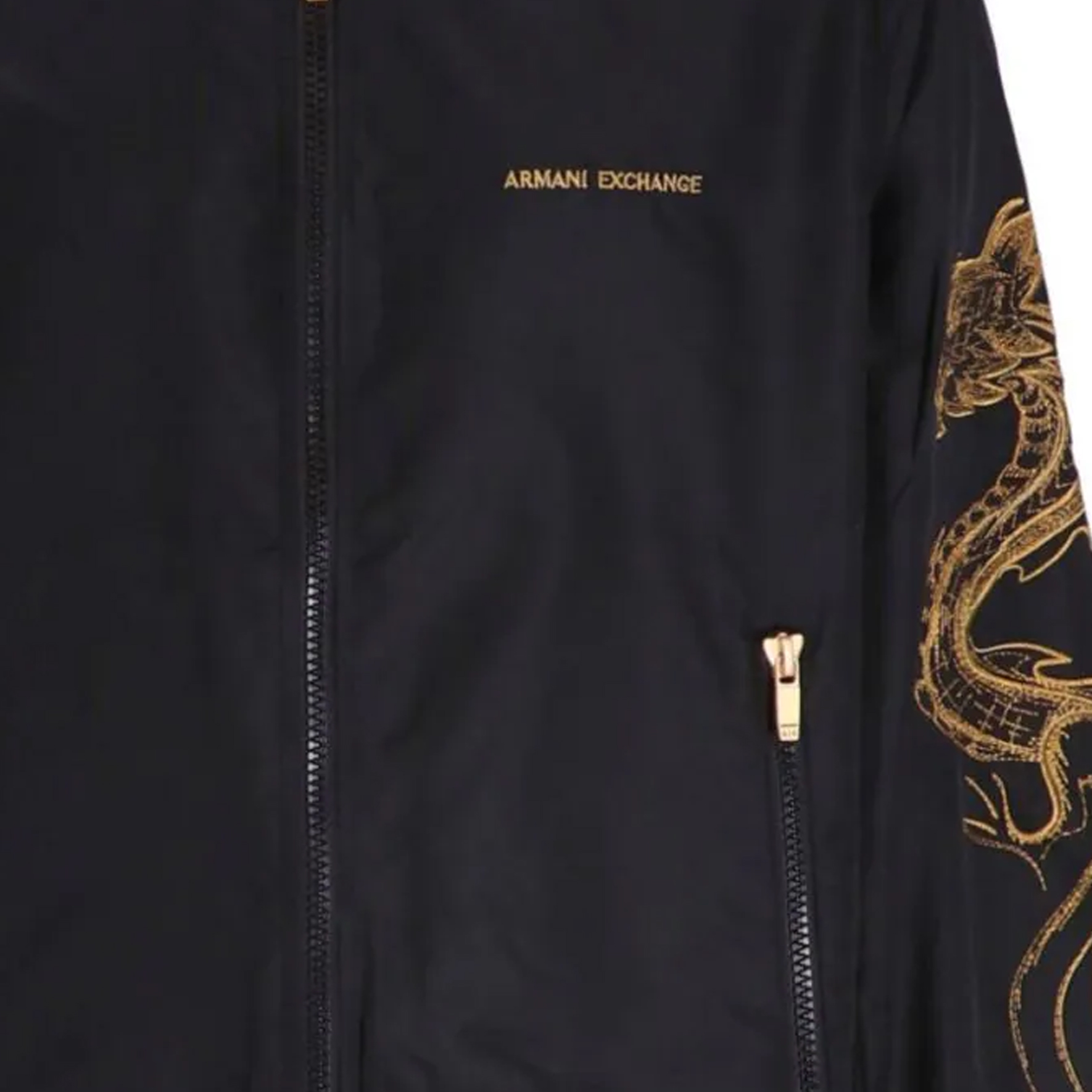 Purchase 아르마니 익스체인지 FW23 드래곤 로고 자수 블랙 남성 재킷. 3DZB10-ZNUBZ-1200