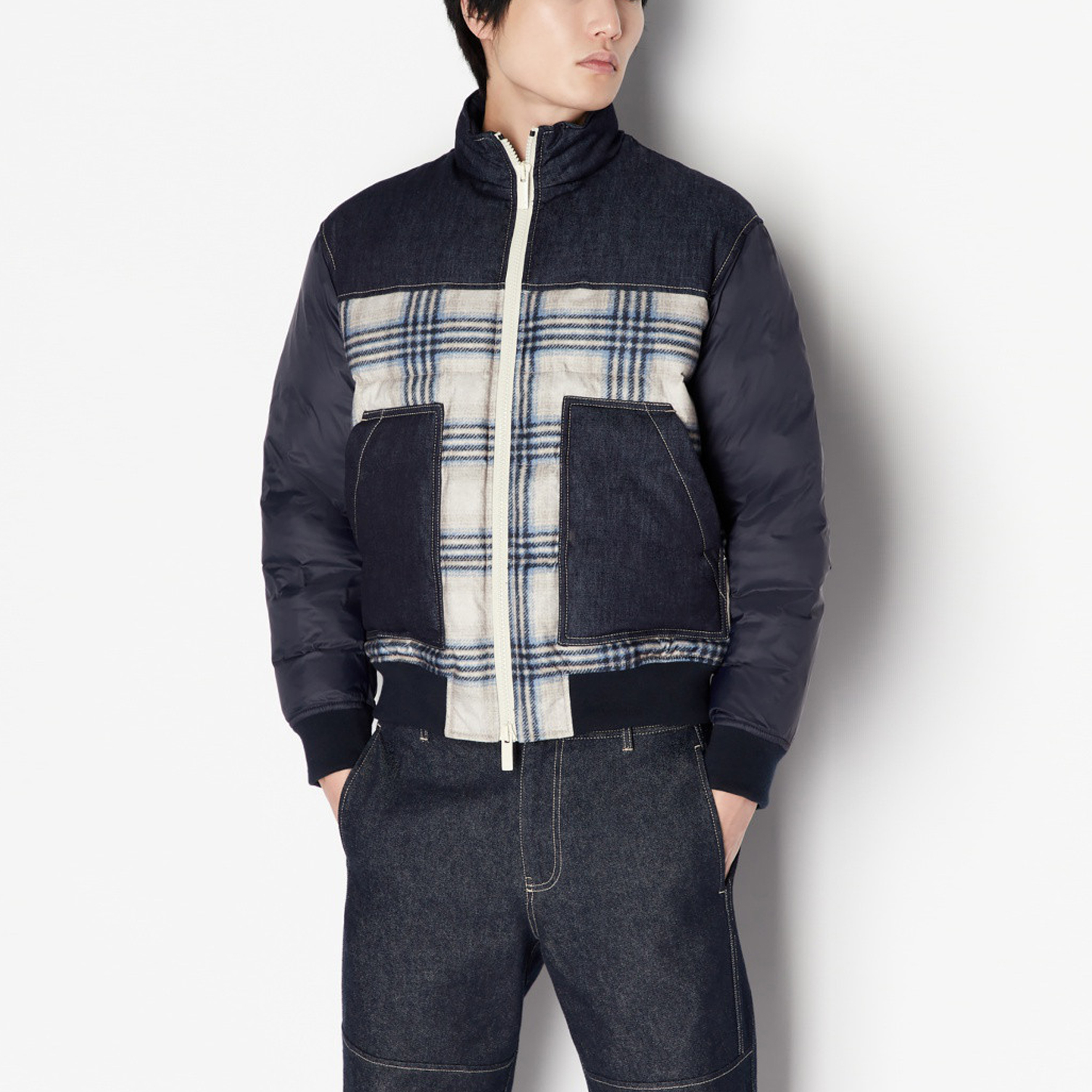 Purchase 아르마니 익스체인지 FW23 체크 패치워크 터틀넥 다운 재킷 데님 블루 6RZBD2-Z198Z-25ET
