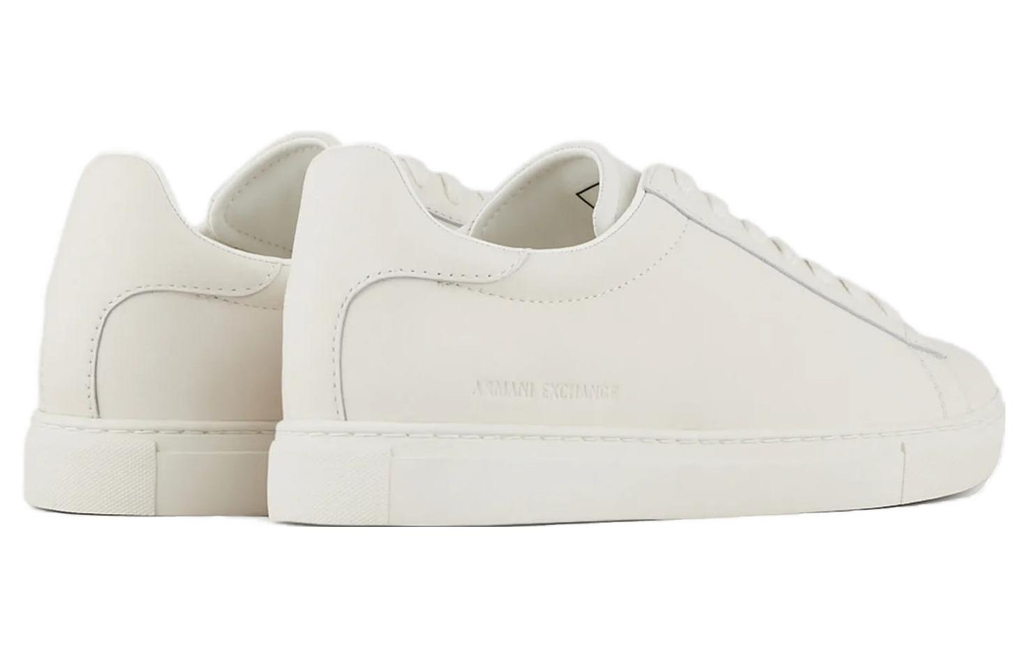 Shop 阿玛尼Exchange白色时尚低帮皮鞋 XUX001XV093100001