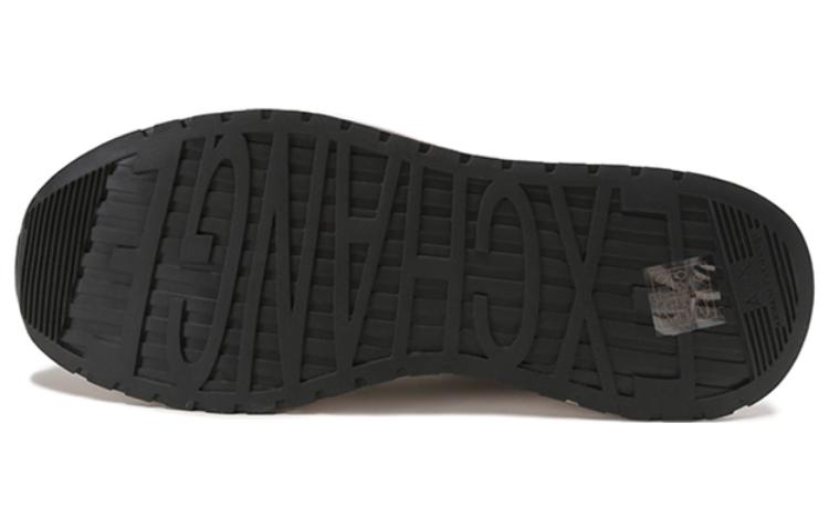 Sizing 阿玛尼Exchange 白色标志拼接低帮球鞋 XUX090XV276M211