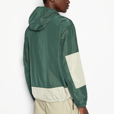 ARMANI EXCHANGE SS23 男款暗綠色Logo拼色拉鏈連帽外套。 3RZB18-ZNNSZ-4885 Purchase ARMANI EXCHANGE SS23 男款暗綠色Logo拼色拉鏈連帽外套。 3RZB18-ZNNSZ-4885