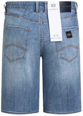 阿玛尼交换2024春夏系列蓝色中腰直筒牛仔短裤。 3DZJ65-Z1XBZ-1500 Lookbook 阿玛尼交换2024春夏系列蓝色中腰直筒牛仔短裤。 3DZJ65-Z1XBZ-1500