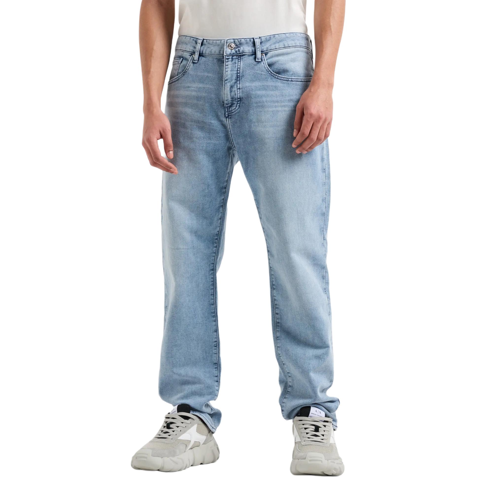 Shop ARMANI EXCHANGE SS24 男士Logo低腰直筒修身牛仔裤 浅蓝色. 3DZJ13-Z1TTZ-25EU