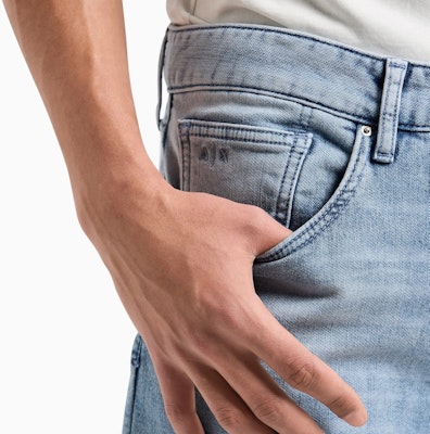 ARMANI EXCHANGE SS24 男士Logo低腰直筒修身牛仔裤 浅蓝色. 3DZJ13-Z1TTZ-25EU Sizing ARMANI EXCHANGE SS24 男士Logo低腰直筒修身牛仔裤 浅蓝色. 3DZJ13-Z1TTZ-25EU