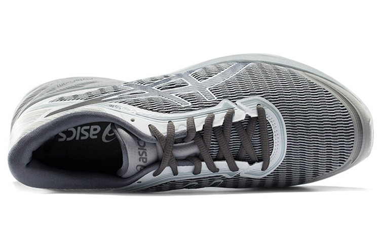Lookbook Asics DynaFlyte 低筒 跑步鞋 男款 灰白