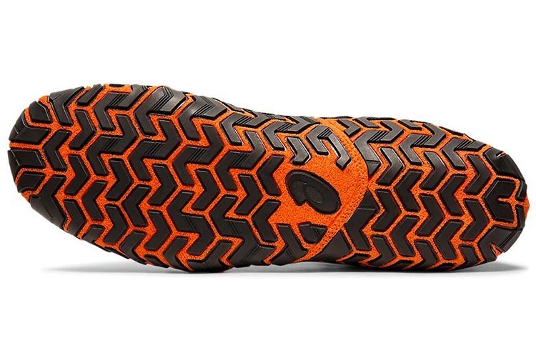 Sizing ASICS Aggressor 4 ''Koi Noir'' 1081A001-800