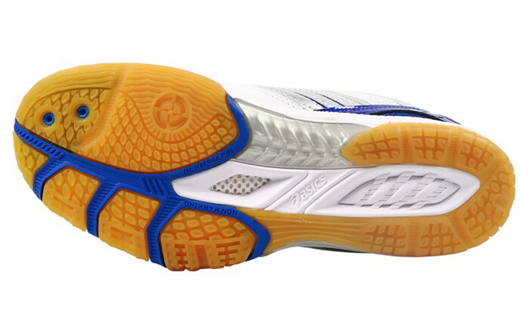 Shop Asics 猛攻Bladelyte 3 跑步鞋 白藍