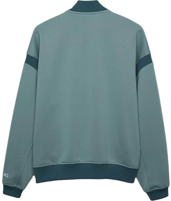 Chaqueta Unisex ASICS AW24 Knit Varsity SportStyle en Verde Celadón 2203A284-300 Lookbook Chaqueta Unisex ASICS AW24 Knit Varsity SportStyle en Verde Celadón 2203A284-300