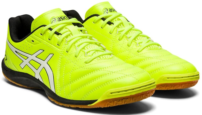 ASICS Calcetto WD 8 2E 宽款 '安全黄' 1113A011-751 Lookbook ASICS Calcetto WD 8 2E 宽款 '安全黄' 1113A011-751
