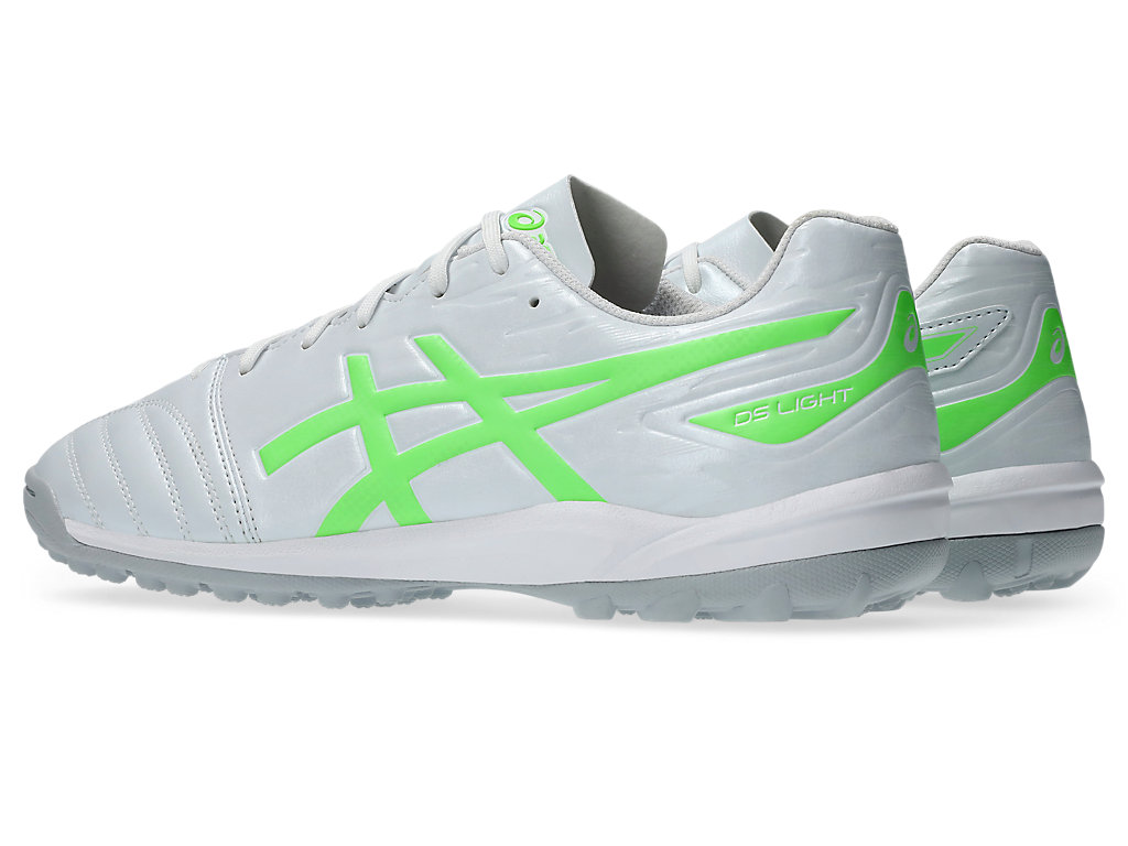 Lookbook ASICS DS Light Club TF Sepatu Bola Wide Putih/Hijau Gecko 1103A112-106