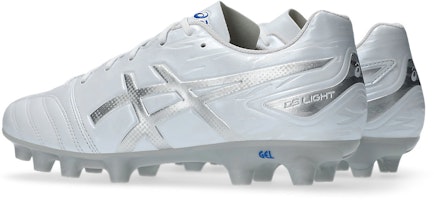 ASICS DS Light Club Wide Sepatu Bola Putih/Pure Silver 1103A118-150 Lookbook ASICS DS Light Club Wide Sepatu Bola Putih/Pure Silver 1103A118-150