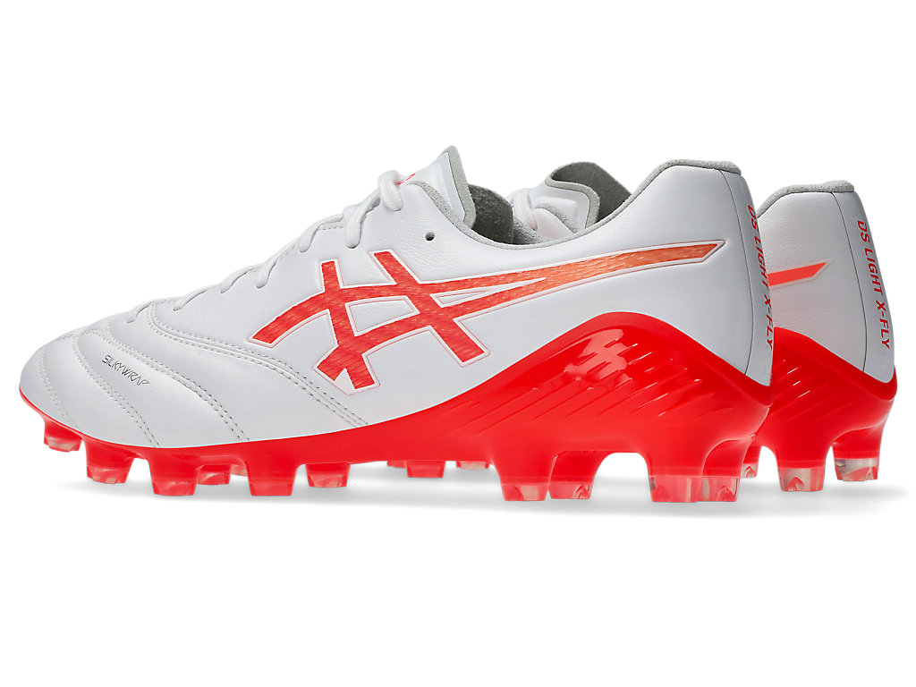 Lookbook 亚瑟士DS LIGHT X-FLY 6足球鞋 白色/闪光红 1101A076-101