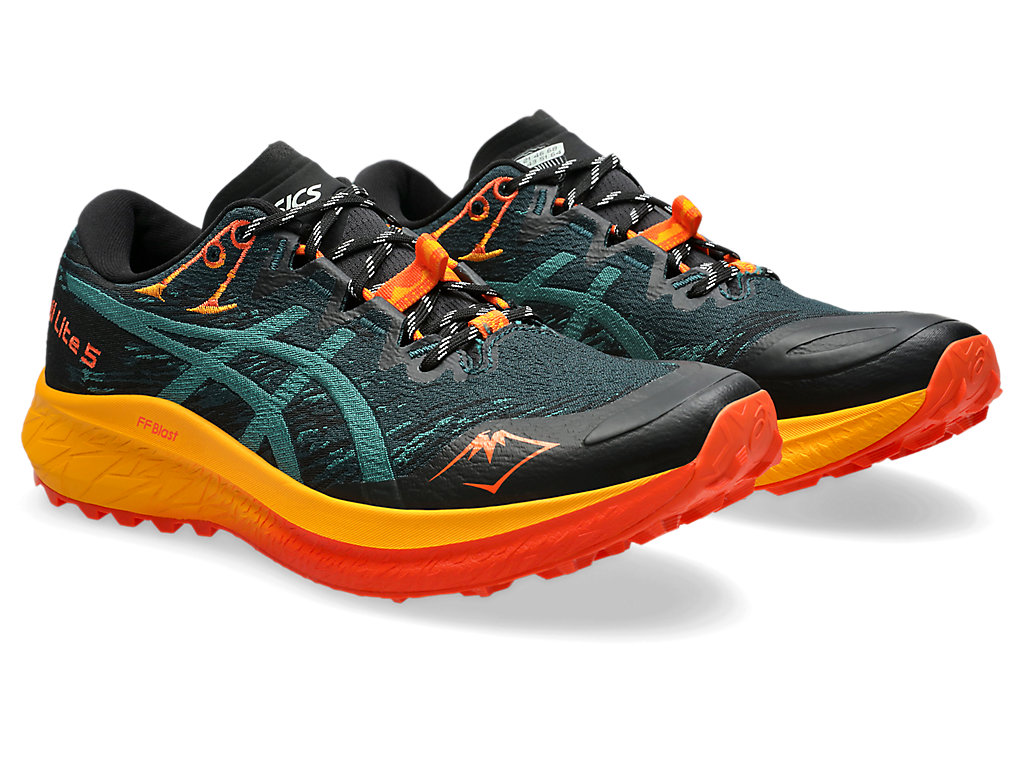 Lookbook ASICS FUJI LITE 5 chaussures de trail running 1011B889-300