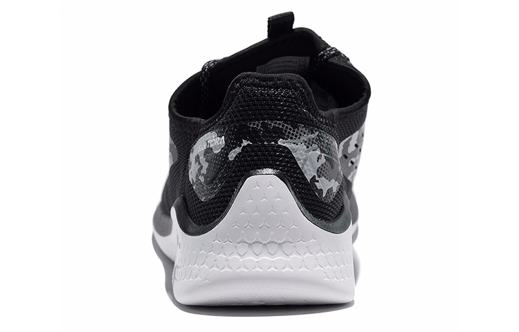 Shop ASICS Fuzetora 'Hitam' T833N-001