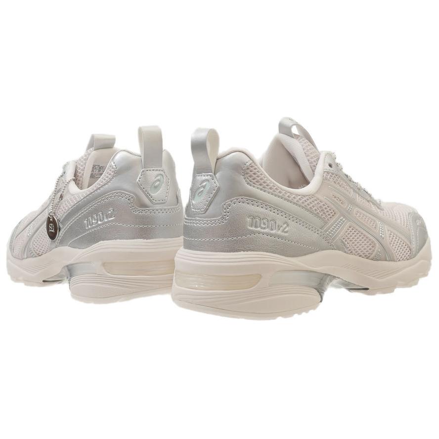 Shop ASICS Gel-1090 V2 x SNIDEL '银色' 运动鞋 1203A518-100